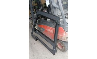 Porte de cabine adaptable pour chariot élévateur Linde E35