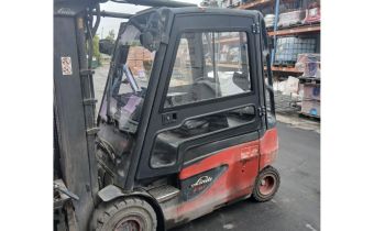 Chariot élévateur Linde E35 avec nouvelles portes de cabine à Vilvoord