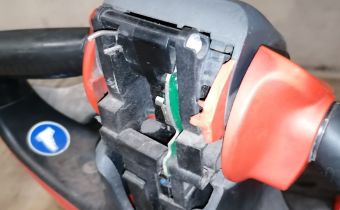 bouton de commande cassé chariot élévateur